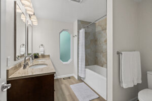 bathroom remodel in woodinville